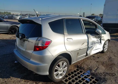 2011 Honda Fit Sport z USA, uszkodzony, nr VIN JHMGE8H54BC013980